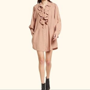 NWT blush pink Bella Ruffle Front Tunic Blouse
Free People Large